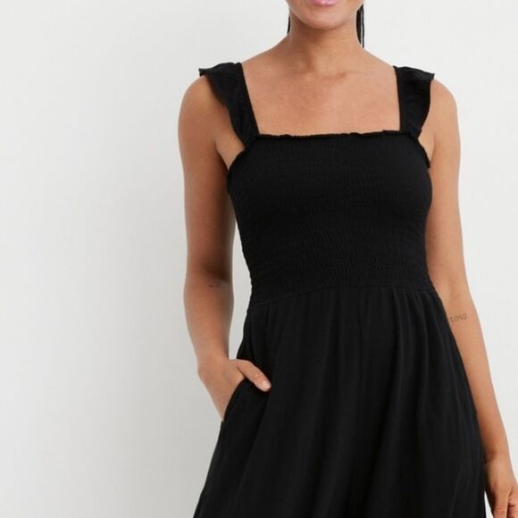 Aerie Black Smocked Flutter Sleeve Wide Leg Jumpsuit Women's Size XS - Picture 3 of 10